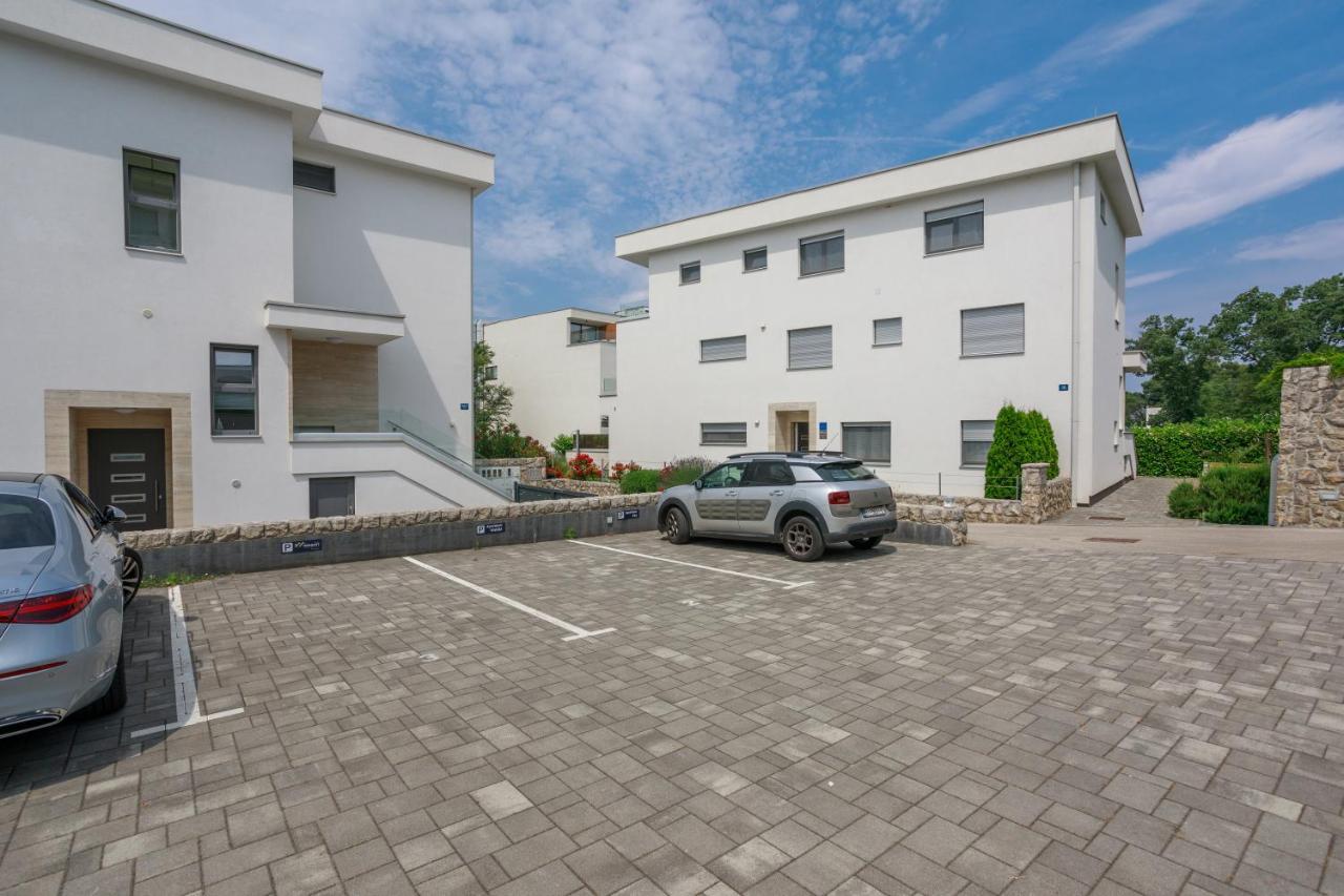 Apartments Vengust Malinska Eksteriør billede