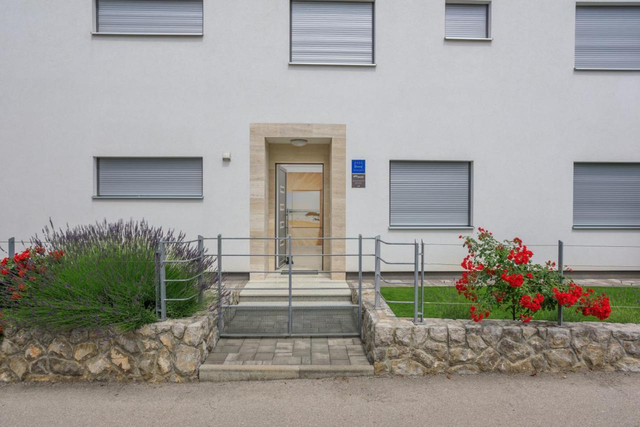 Apartments Vengust Malinska Eksteriør billede